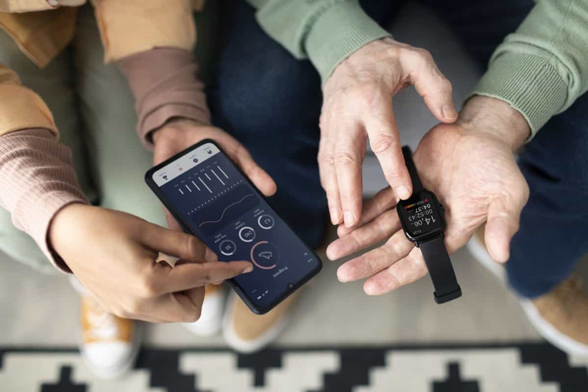 Challenges in Healthcare Wearable App Development l WTT Solutions